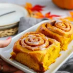 The Best Soft & Juicy Pumpkin Cinnamon Rolls (Saftige Kuerbis Zimtschnecken)